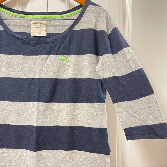 Vintage Y2K Abercrombie Striped Grey Navy Boat Neck Tee - M - Picture 4 of 13